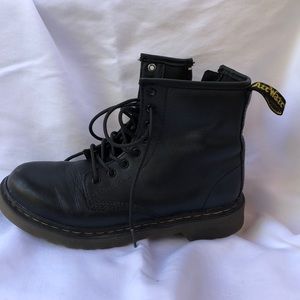 DR. MARTENS
